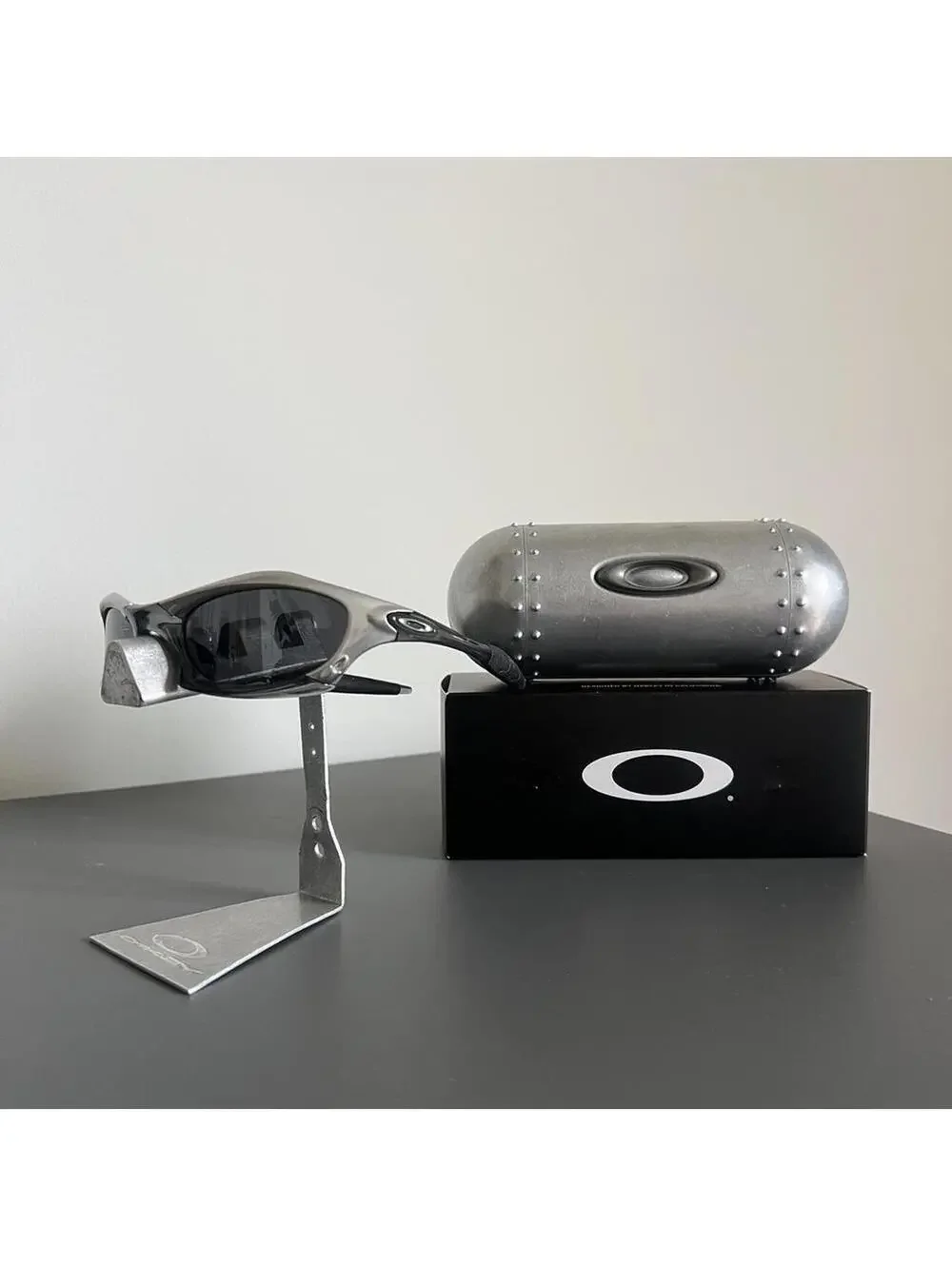 Oakley Men's Silver and Black Sunglass